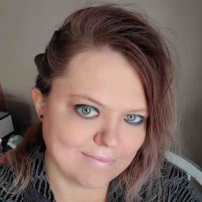 Nikki Rubbelke headshot