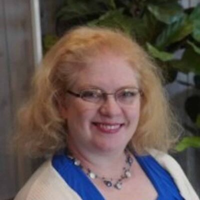 Cindy Howard headshot