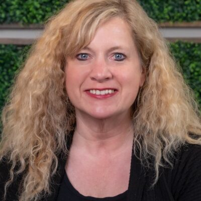 Teresa Halmar headshot